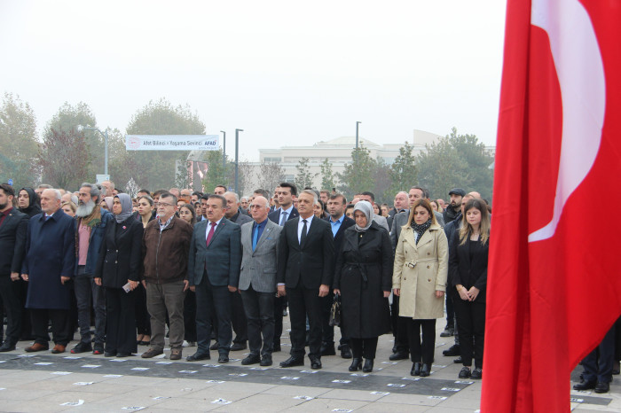 09.05 geçe sirenler çaldı Düzce’de sirenlerin çalmasıyla hayat durdu
