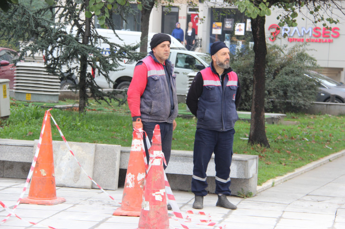 09.05 geçe sirenler çaldı Düzce’de sirenlerin çalmasıyla hayat durdu