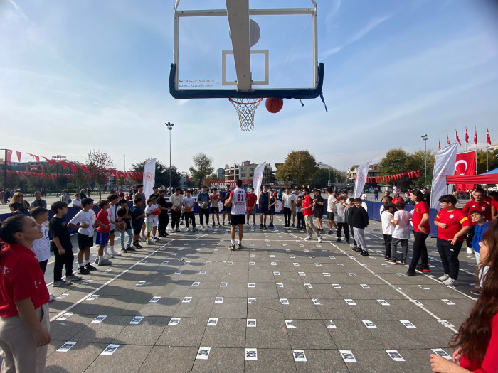 100. yıl 100 genç 100 basket etkinliği gerçekleştirildi