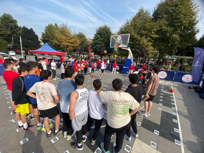 100. yıl 100 genç 100 basket etkinliği gerçekleştirildi