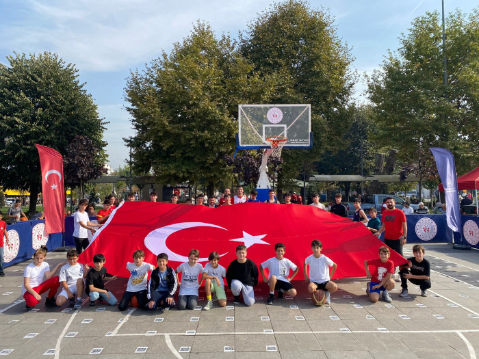 100. yıl 100 genç 100 basket etkinliği gerçekleştirildi