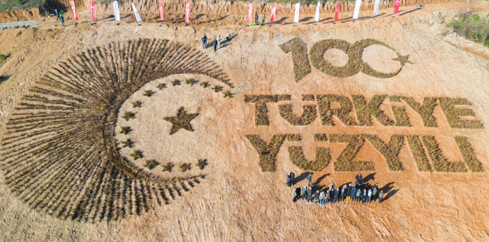 100. yıla yakışır koreografi