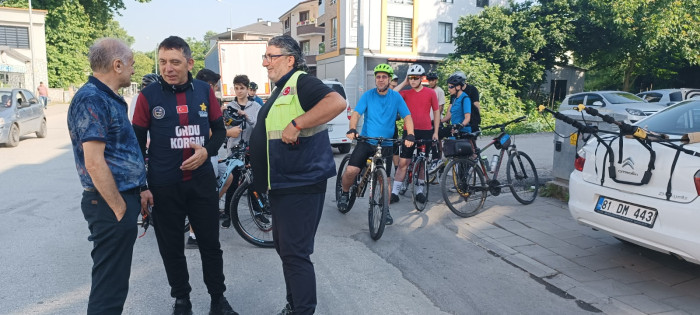 100. Yılın anısına bisikletle Türkiye’yi dolaşıyor