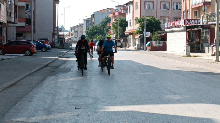 100. Yılın anısına bisikletle Türkiye’yi dolaşıyor