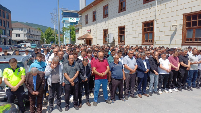 16 Yaşındaki genç için gözyaşları sel oldu