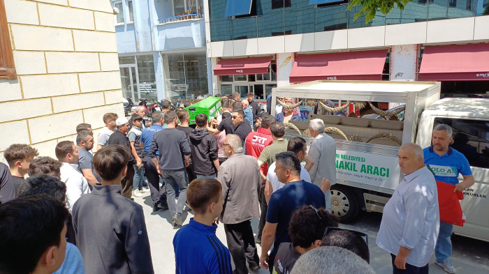 16 Yaşındaki genç için gözyaşları sel oldu