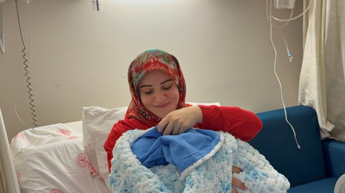 Yeni yılın ilk bebeği Ege oldu!