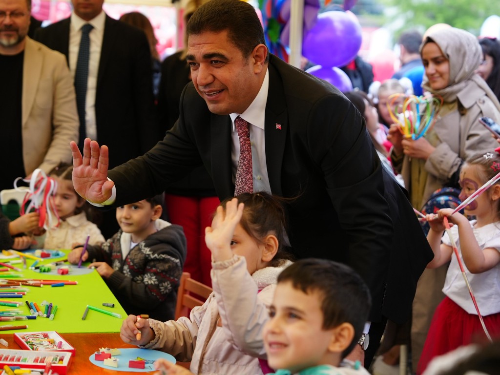 23 Nisan’ın coşkusu Düzce’de gün boyu yaşandı.