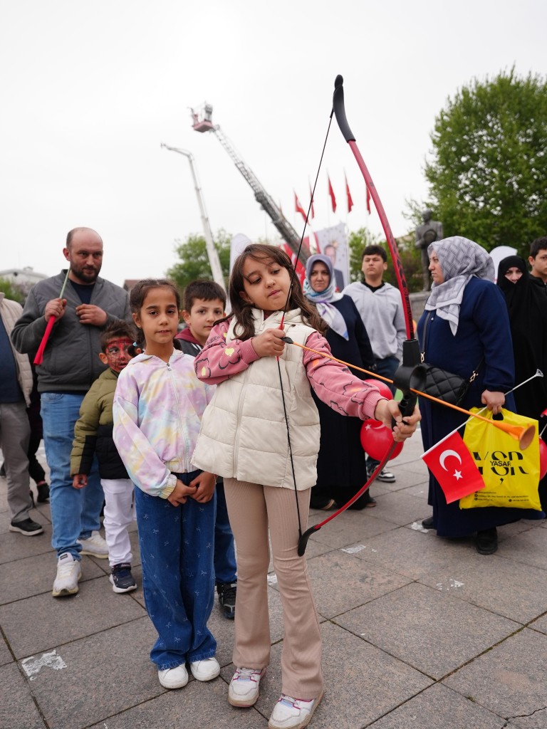 23 Nisan’ın coşkusu Düzce’de gün boyu yaşandı.