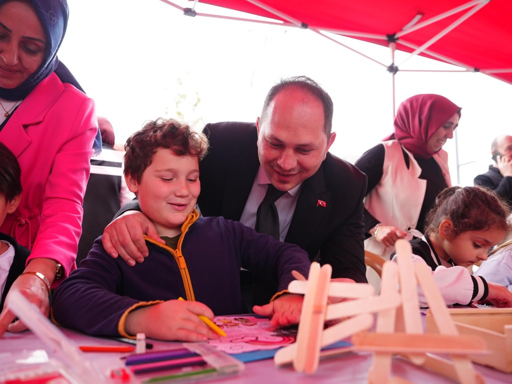 23 Nisan’ın coşkusu Düzce’de gün boyu yaşandı.