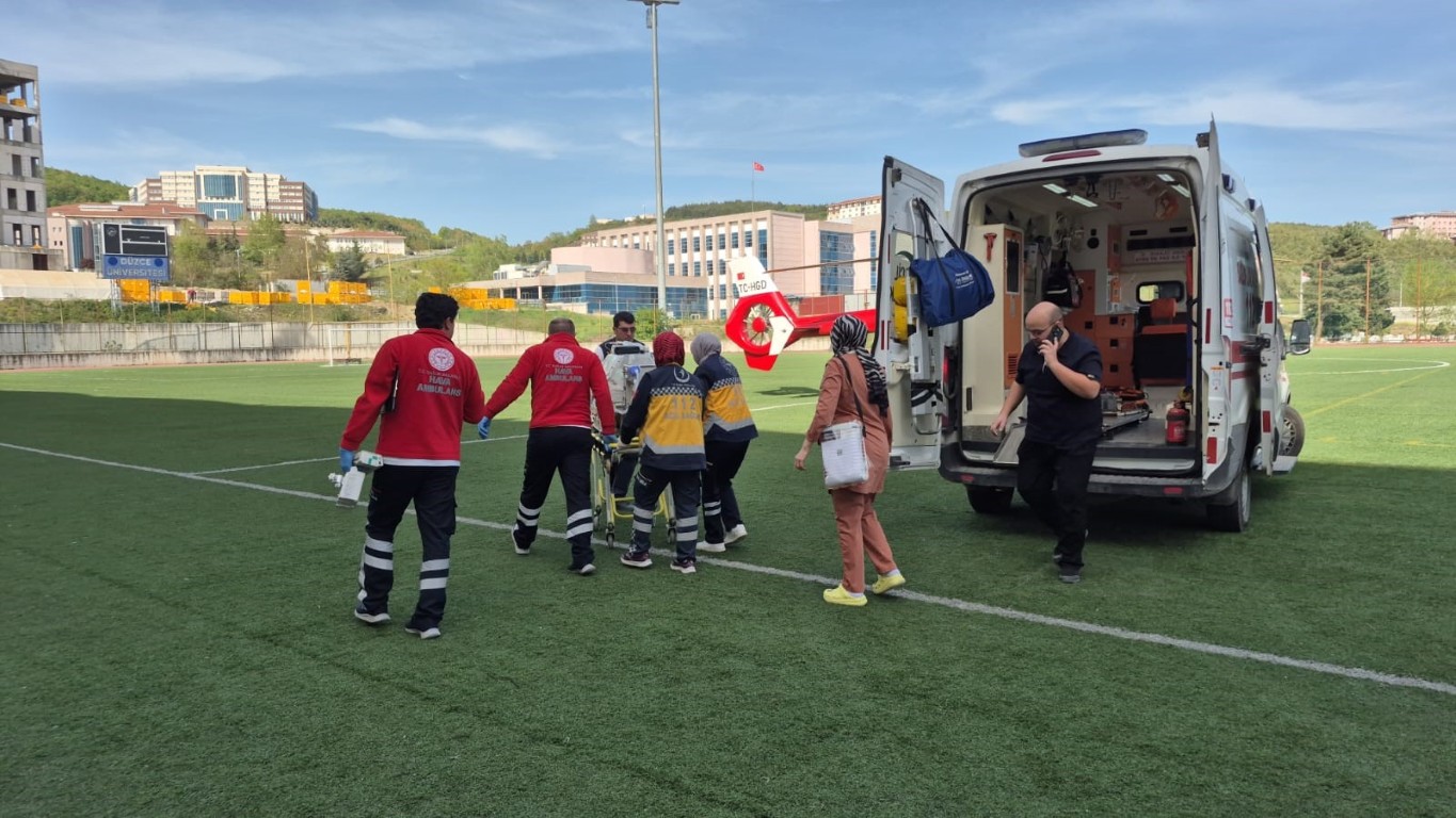 Bebek, ileri tetkik ve tedavi için helikopter ambulansla İstanbul'a sevk edildi.