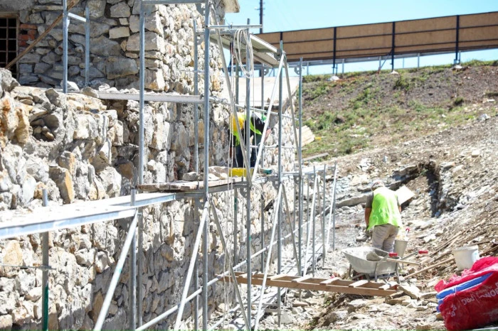 AK&Ccedil;AKOCA CEZAEVİ K&Uuml;T&Uuml;PHANESİ&rsquo;NDE &Ccedil;ALIŞMALAR HIZ KESMEDEN S&Uuml;R&Uuml;YOR