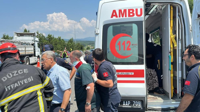 Acil sağlık ekipleri dur durak bilmedi
