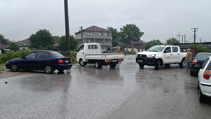 Ağa mahallesine giden köprü trafiğe kapatıldı
