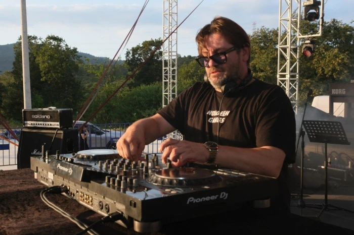 Cumayeri'nde Ahmet Şafak ve Kıraç Konserleri