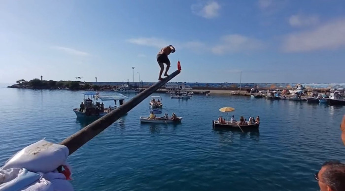 Akçakoca'da yağlı direk yarışması