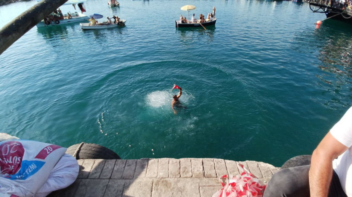 Akçakoca'da yağlı direk yarışması