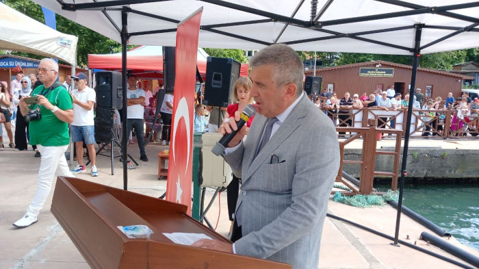 Akçakoca'da yağlı direk yarışması