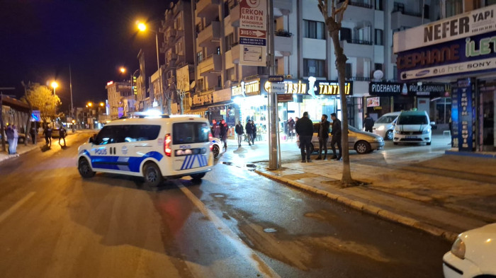 Alkollü genç ekipleri seferber etti