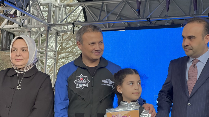 Alper Gezeravcı Düzce’de gençlerle buluştu