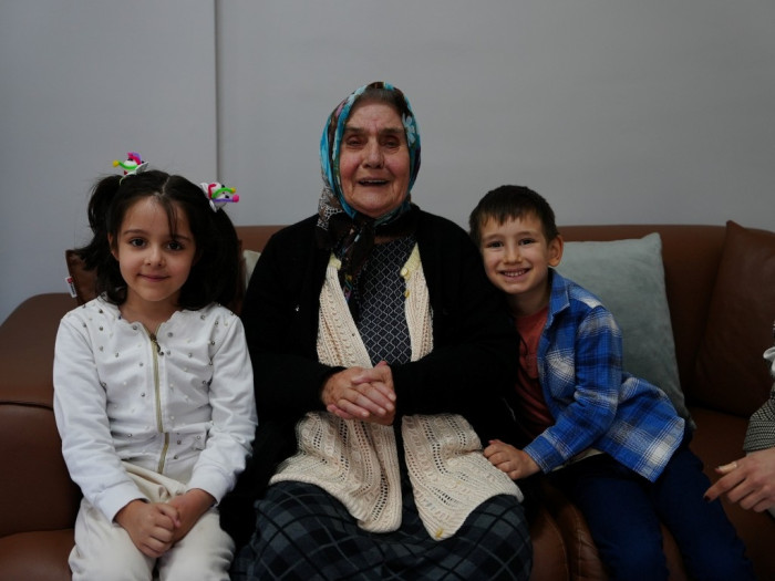 Bir ziyaret de çocuklardan