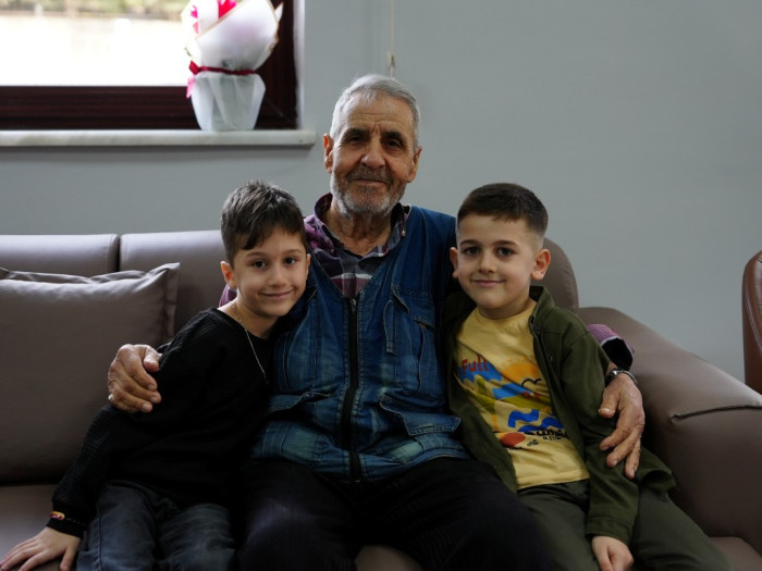 Bir ziyaret de çocuklardan