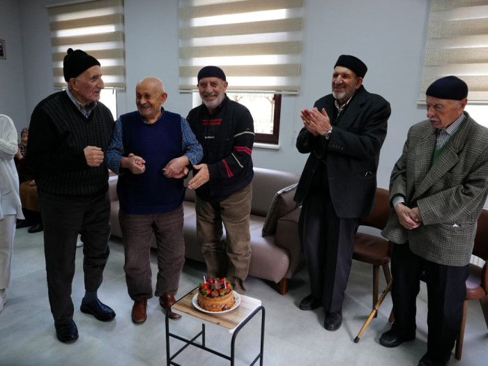 Bir ziyaret de çocuklardan