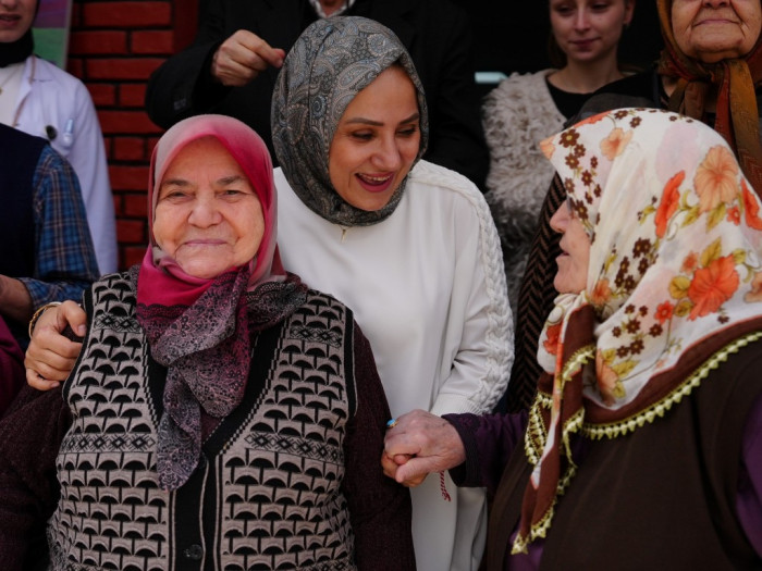 Bir ziyaret de çocuklardan