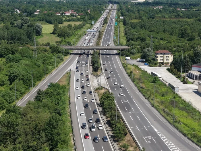  Anadolu Otoyolu'nda trafik yoğunluğu artıyor