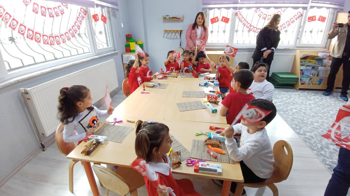 Anaokulu öğrencileri 101 yıl önceye götürdü!