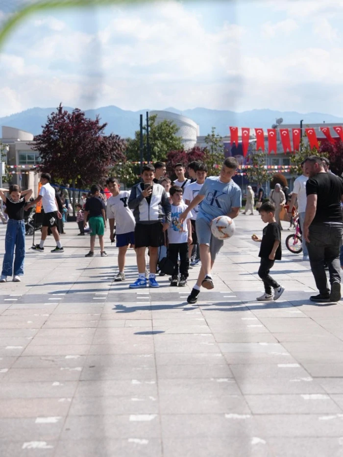 Belediye bandosu etkinliklere renk kattı