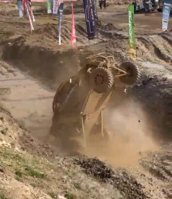 offroad Aracı ile 4 takla attı, “çok eğlenceliydi” dedi