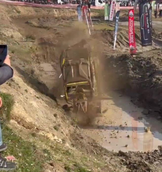 offroad Aracı ile 4 takla attı, “çok eğlenceliydi” dedi