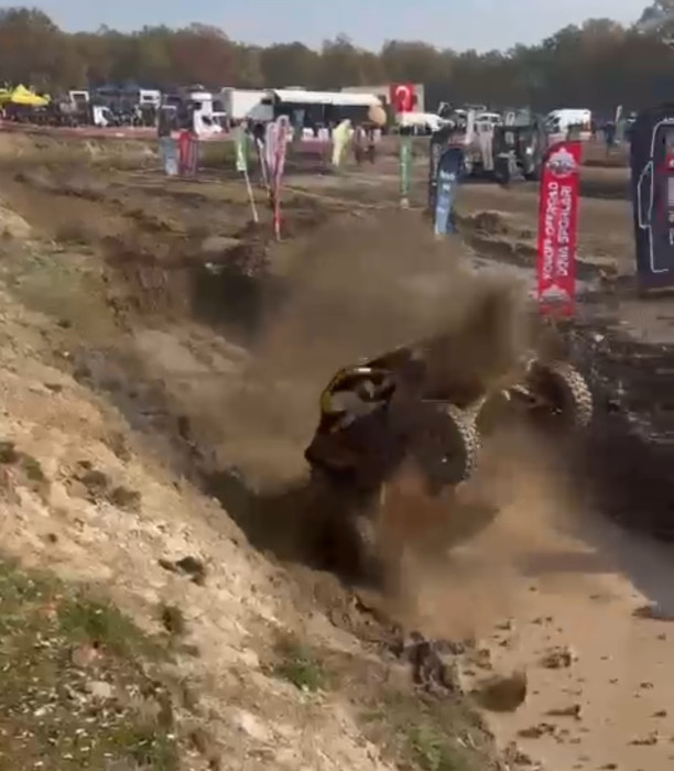 offroad Aracı ile 4 takla attı, “çok eğlenceliydi” dedi