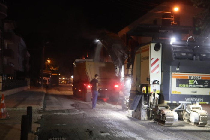 Asfalt çalışmalarına aralıksız devam ediyor