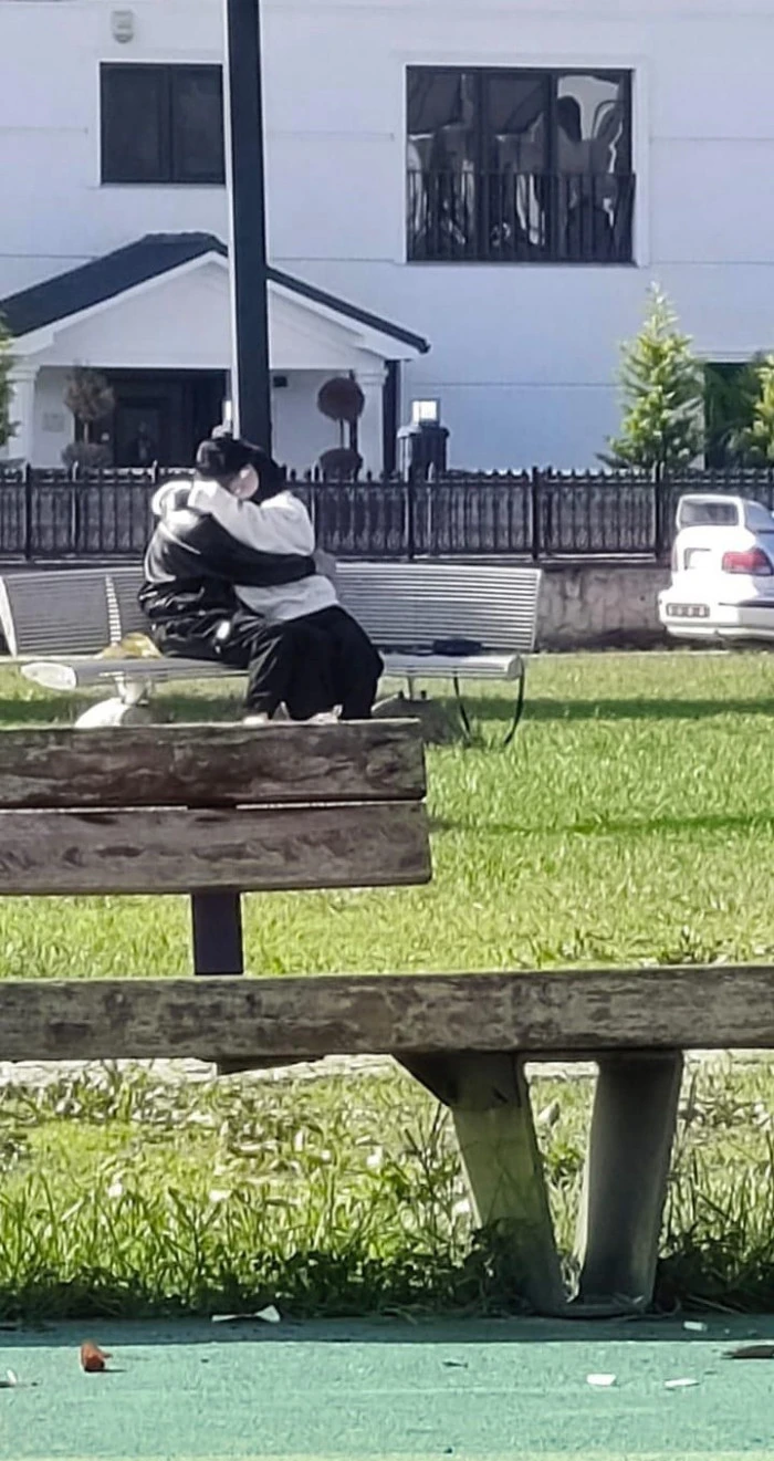 Parkta uygunsuz hareketler tepki &ccedil;ekti: Uyarılara rağmen devam ettiler