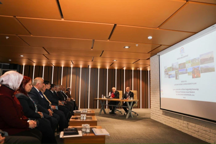 Başkan &Ouml;zl&uuml;, bakanlık yetkilileri, İSKİ, il&ccedil;e ve belde belediye başkanlarını bir araya getirdi