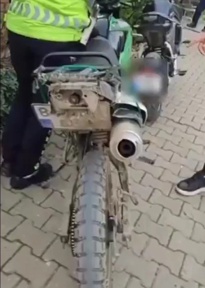 G&uuml;r&uuml;lt&uuml; yapan 90 s&uuml;r&uuml;c&uuml;ye ceza