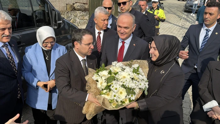 Bakan G&uuml;rlek, Prusias Ad Hypium Antik Kenti'ne hayran kaldı