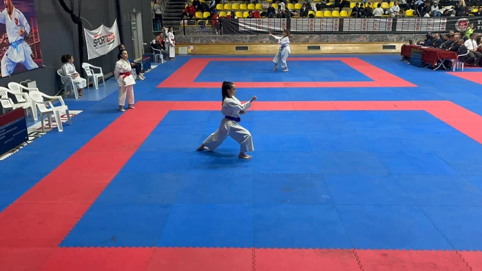 Azra Coşkun&rsquo;dan T&uuml;rkiye ikinciliği