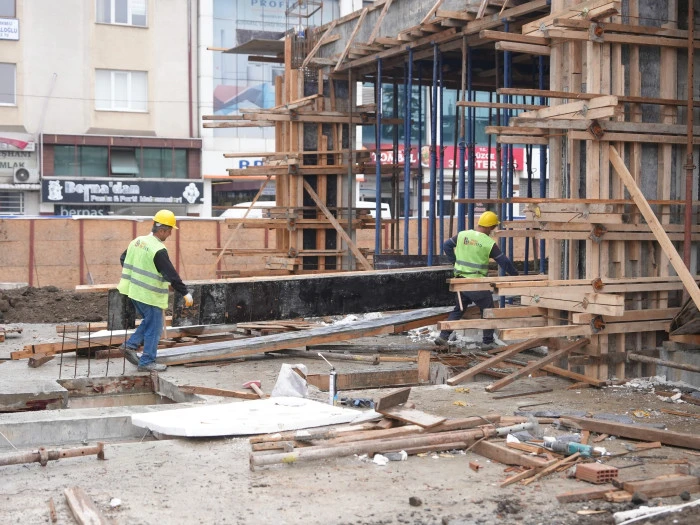 Cedidiye &Ccedil;arşısı 2. etap inşaatı hızla y&uuml;kseliyor