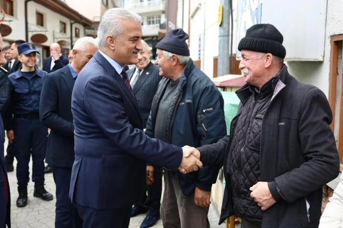 Vali Makas'tan Ak&ccedil;akoca esnafı ile hasbihal etti