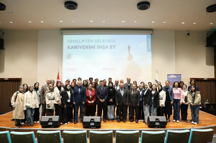 Milletvekili &Ouml;zt&uuml;rk "&Ouml;ğrenciler isimsiz kahramanlar"