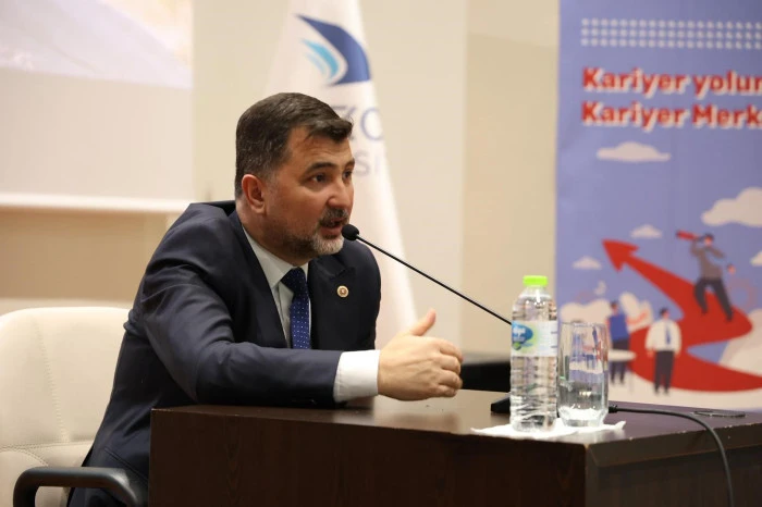 Milletvekili &Ouml;zt&uuml;rk "&Ouml;ğrenciler isimsiz kahramanlar"