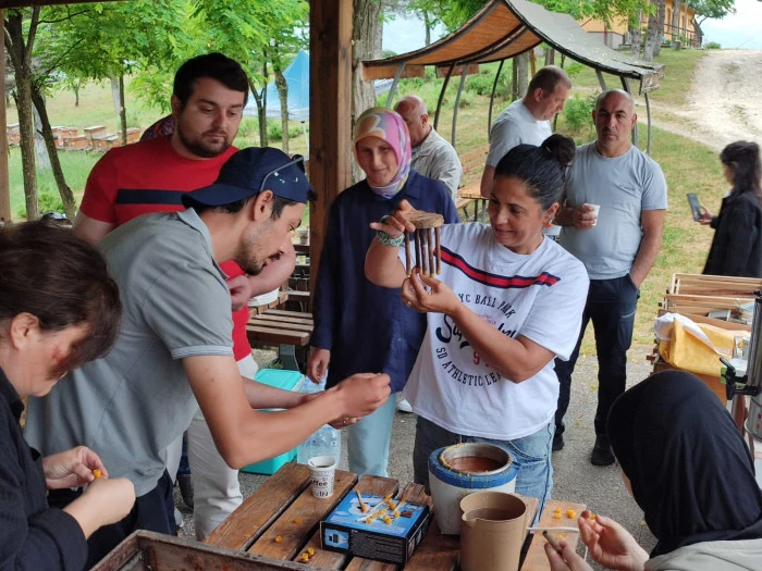 DAGEM&rsquo;den arı akademisi kursiyerlerine kapsamlı arıcılık eğitimi