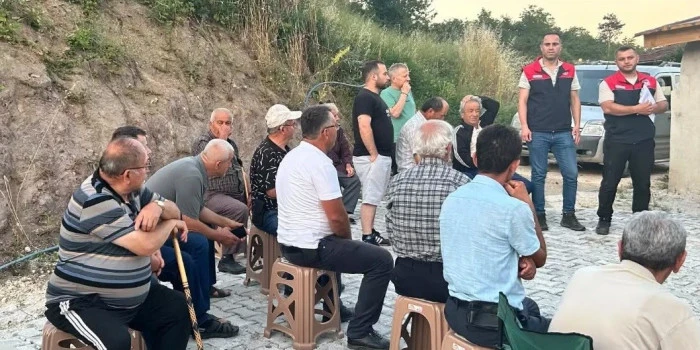Yığılca'da &ccedil;ift&ccedil;ilere kahverengi kokarca ve anız yangınları eğitimi