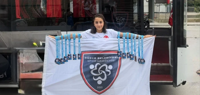 Spor Akademisi'nden Madalya Yağmuru