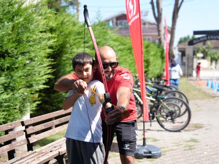Kur&rsquo;an kursuna gidenlen hem eğlendi hem spor yaptı