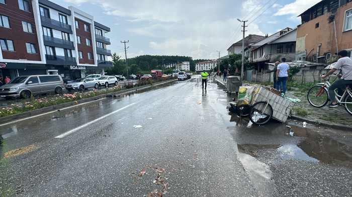 Karşıya Geçemeden Otomobil Çarptı 