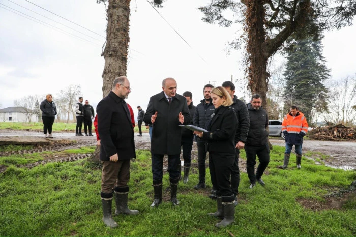 Millet bah&ccedil;esi 2&rsquo;de seyir terası ve y&uuml;r&uuml;y&uuml;ş alanı tamamlanacak